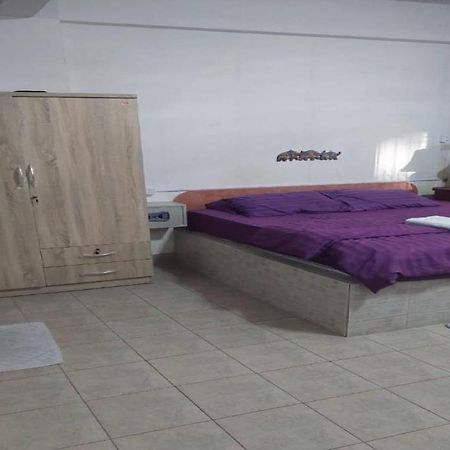 Pluemchai Guesthouse Jomtien Beach Buitenkant foto
