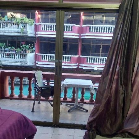 Pluemchai Guesthouse Jomtien Beach Buitenkant foto