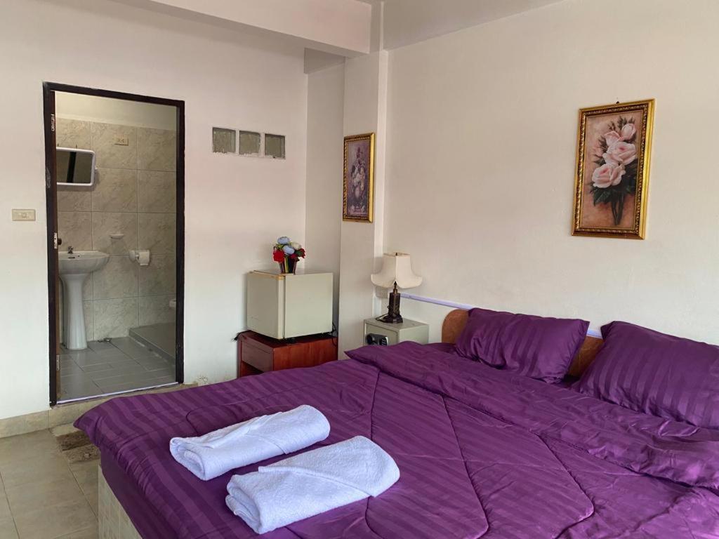 Pluemchai Guesthouse Jomtien Beach Buitenkant foto