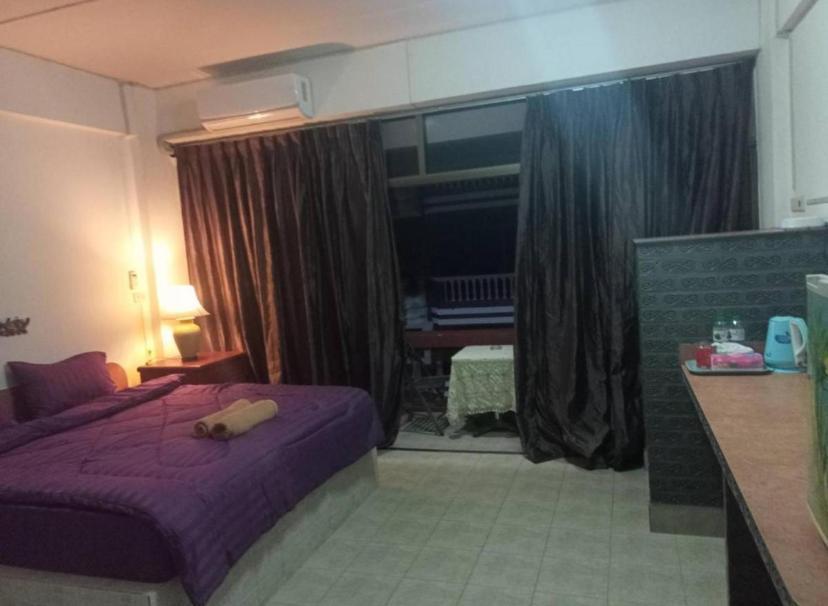 Pluemchai Guesthouse Jomtien Beach Buitenkant foto