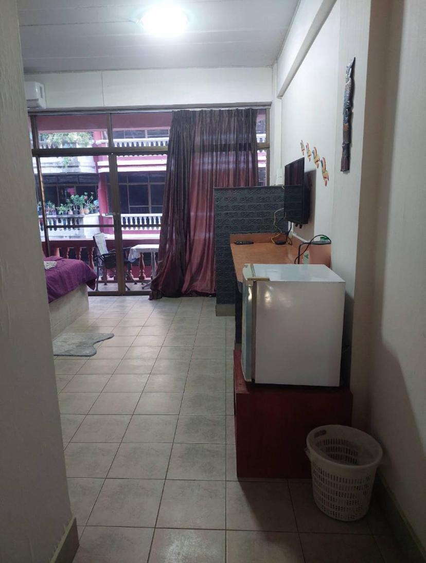 Pluemchai Guesthouse Jomtien Beach Buitenkant foto