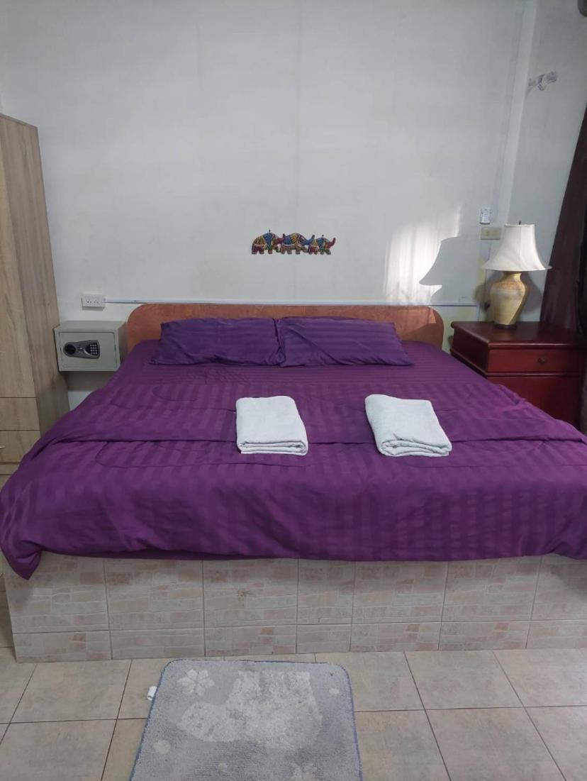 Pluemchai Guesthouse Jomtien Beach Buitenkant foto