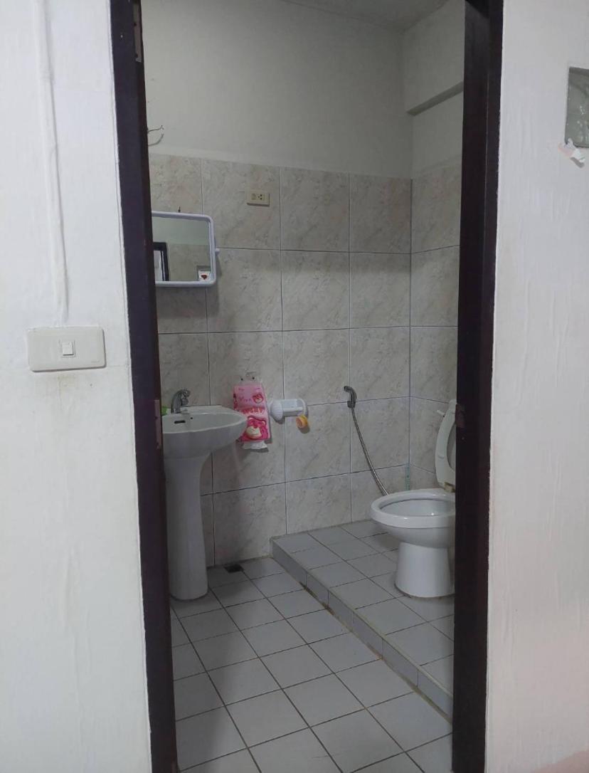 Pluemchai Guesthouse Jomtien Beach Buitenkant foto