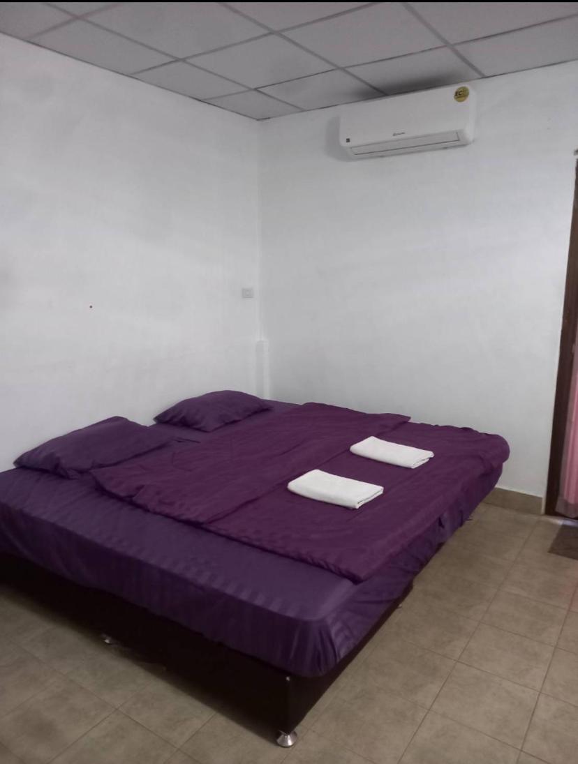 Pluemchai Guesthouse Jomtien Beach Buitenkant foto