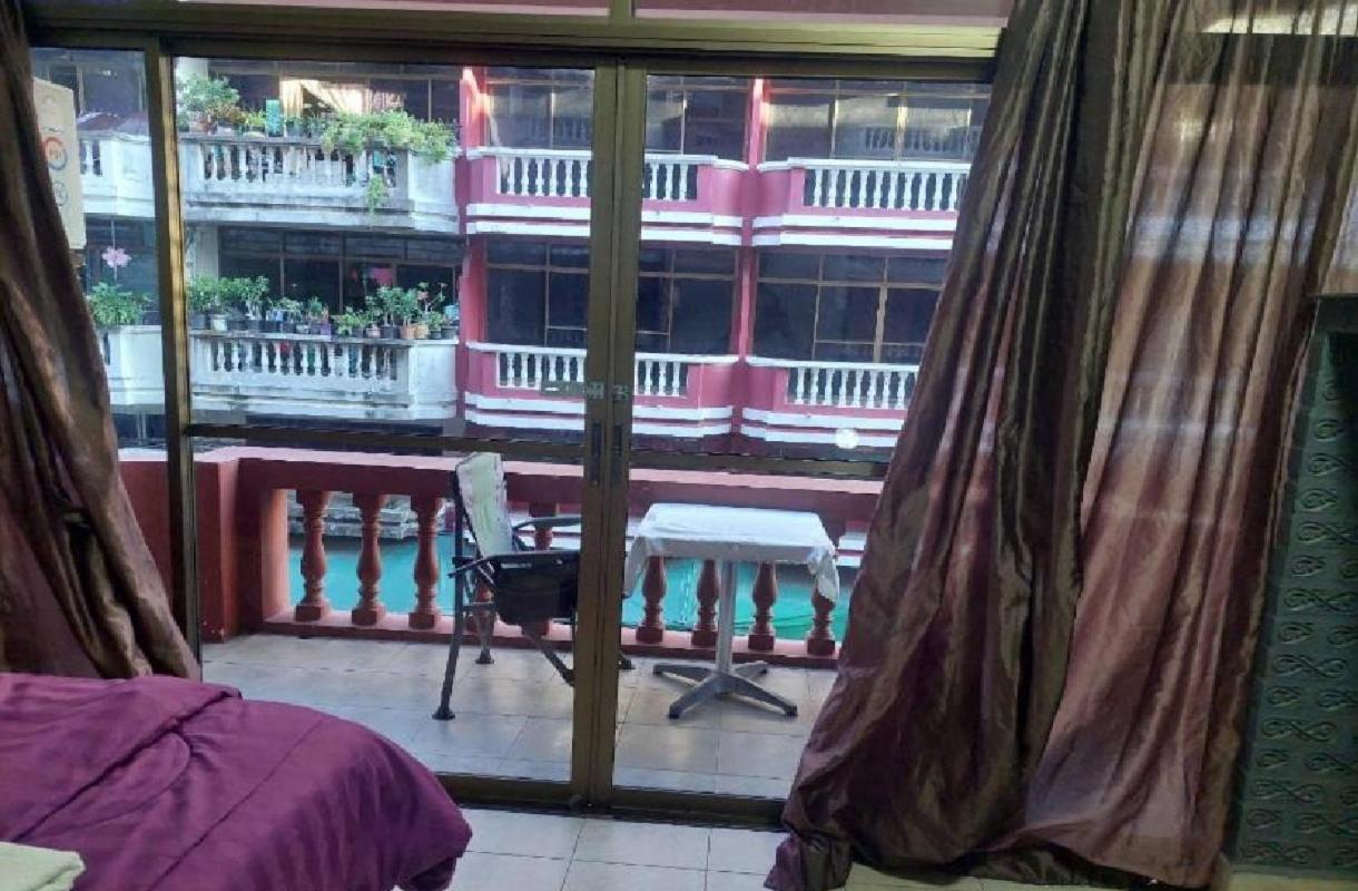 Pluemchai Guesthouse Jomtien Beach Buitenkant foto