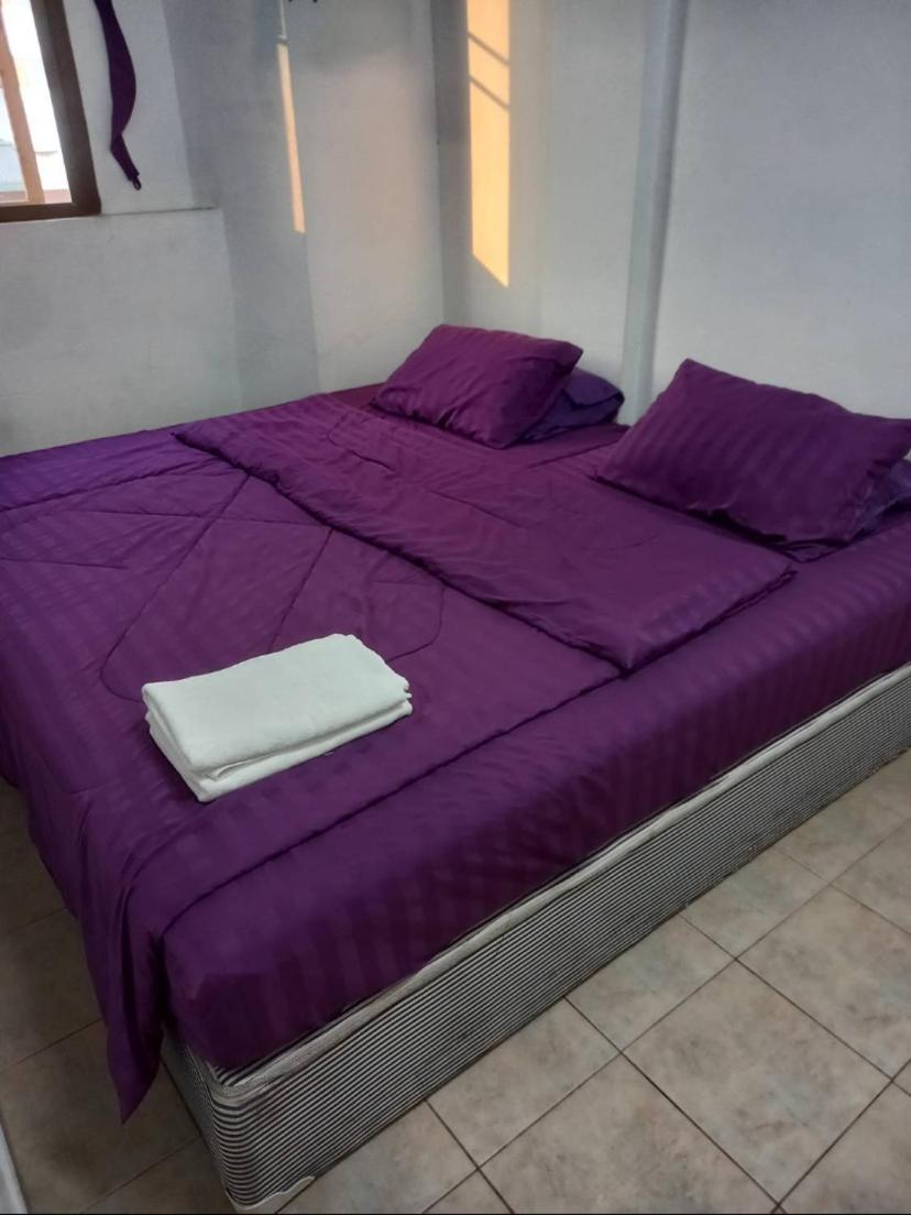 Pluemchai Guesthouse Jomtien Beach Buitenkant foto