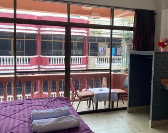 Pluemchai Guesthouse Jomtien Beach Buitenkant foto