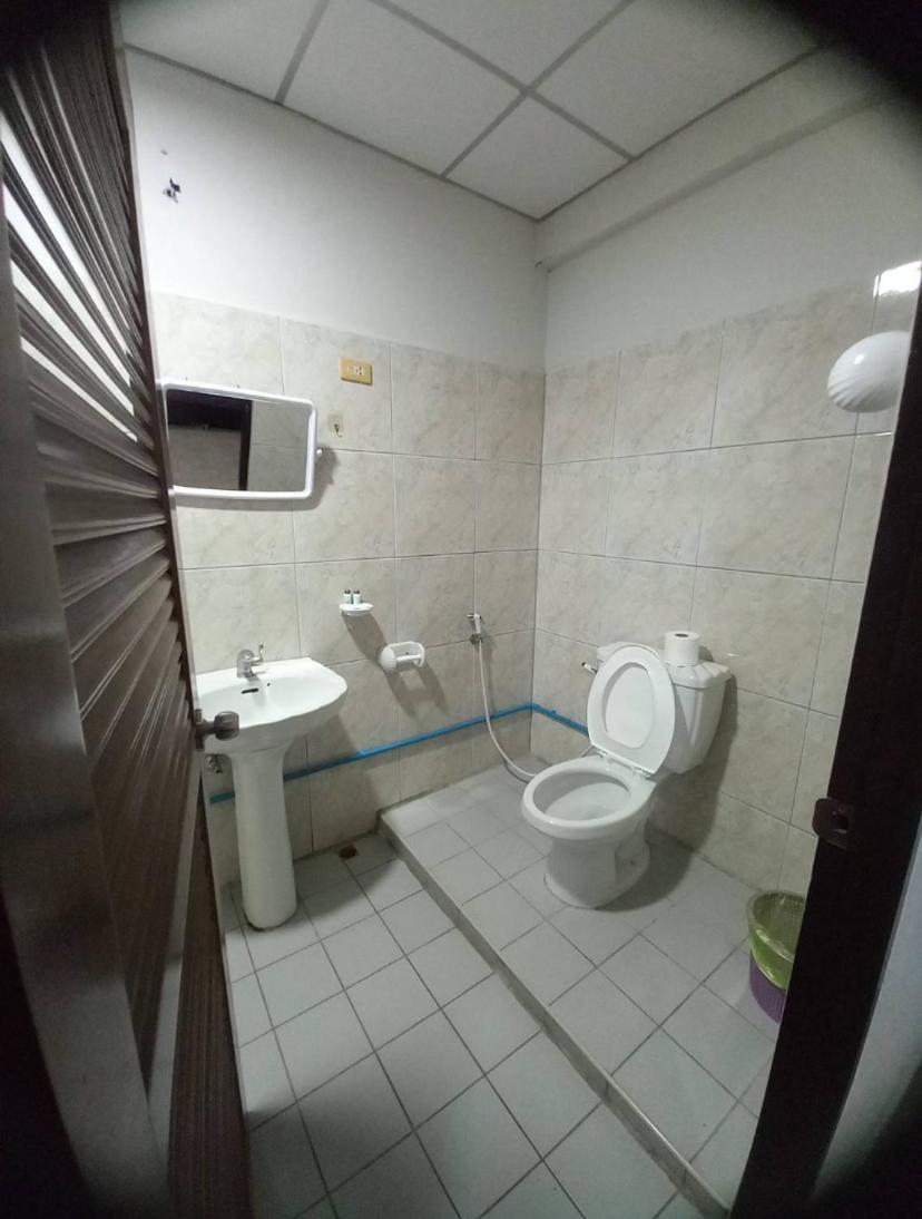 Pluemchai Guesthouse Jomtien Beach Buitenkant foto