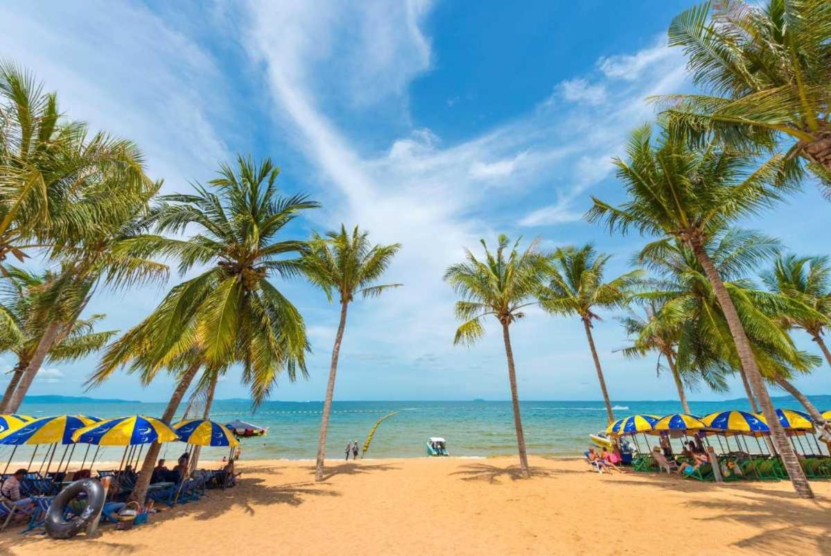 Pluemchai Guesthouse Jomtien Beach Buitenkant foto